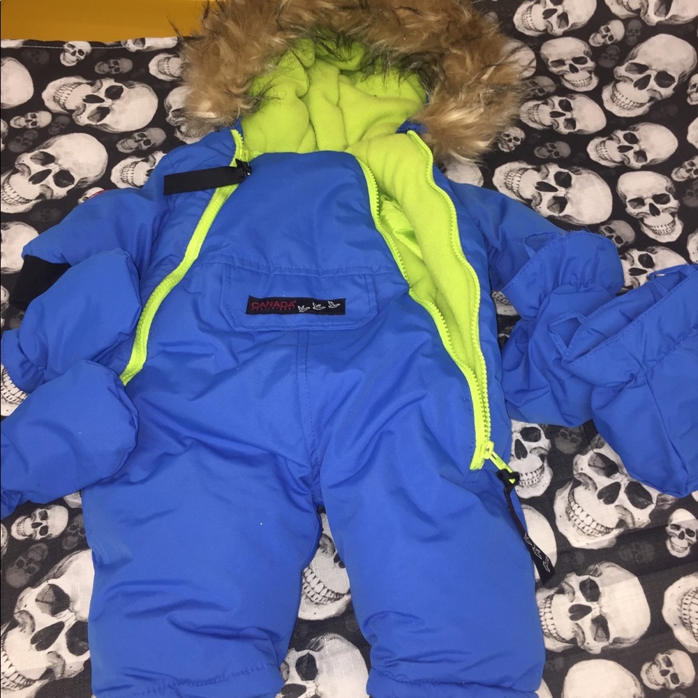 Canada weathergear baby snow suit 3-6 M used once
